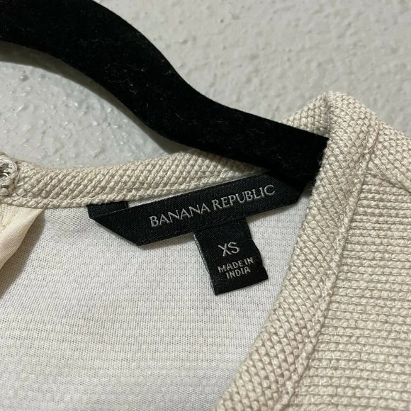 Banana Republic Cream Bee Beaded Round Neck Sleeveless Zip Blouse Top XS - Picture 7 of 10